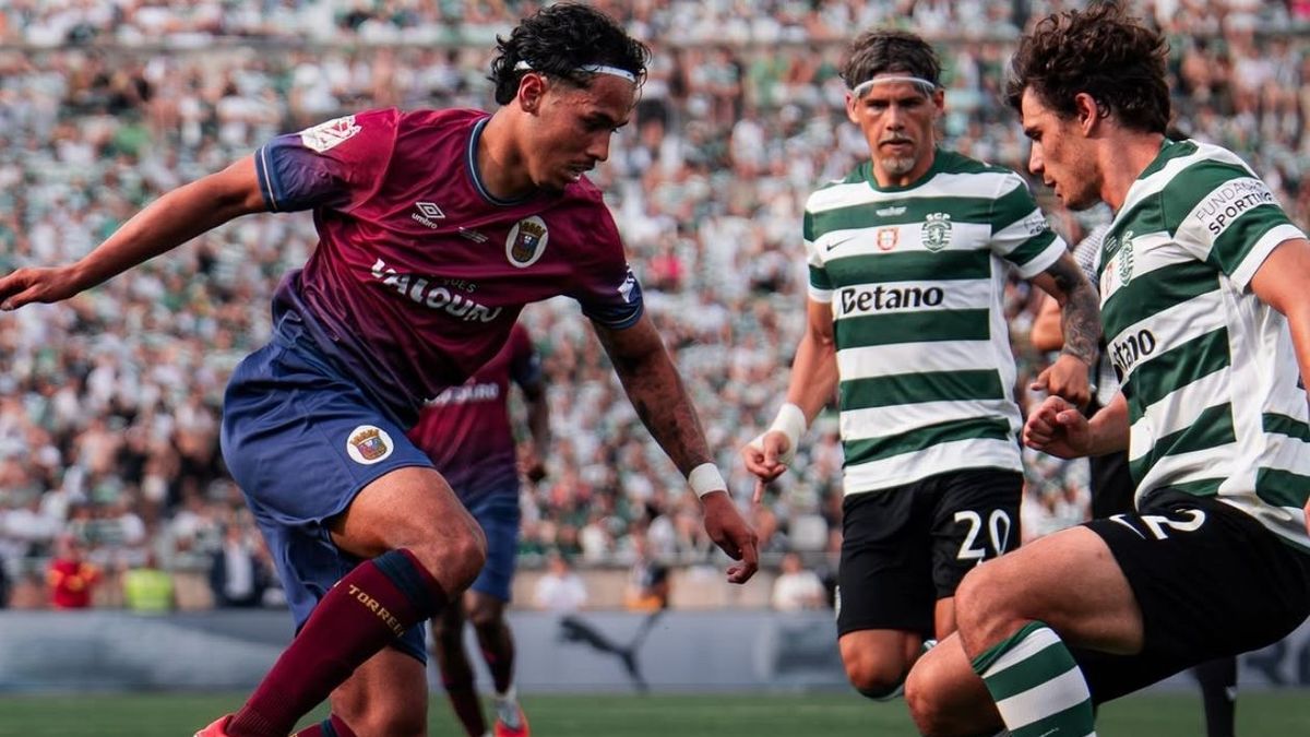 Luis Suárez se negó a dar su camiseta a Luis Quintero, compatriota del Torrense.
