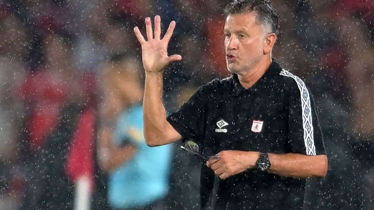 juan Carlos Osorio es opción de Jaguares para reemplazar a Hubert Bodhert.