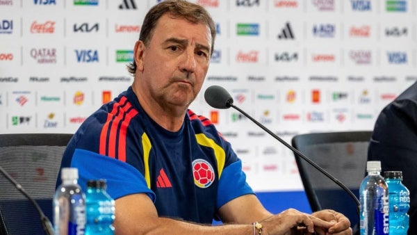 Néstor Lorenzo tomó medidas: ¿Ordenó reuniones extra tras la derrota contra Paraguay?