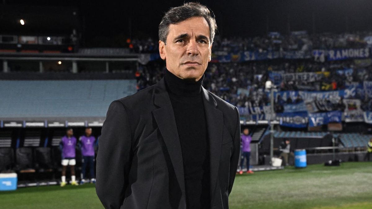 Fabián Bustos tiene problemas para dirigir en Universitario