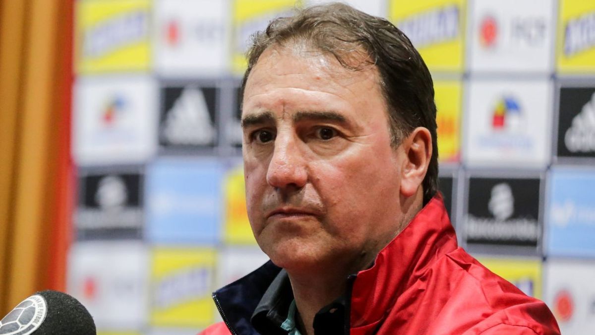 "La cancha estaba muy mala": Lorenzo, tras la derrota de Colombia ante Paraguay