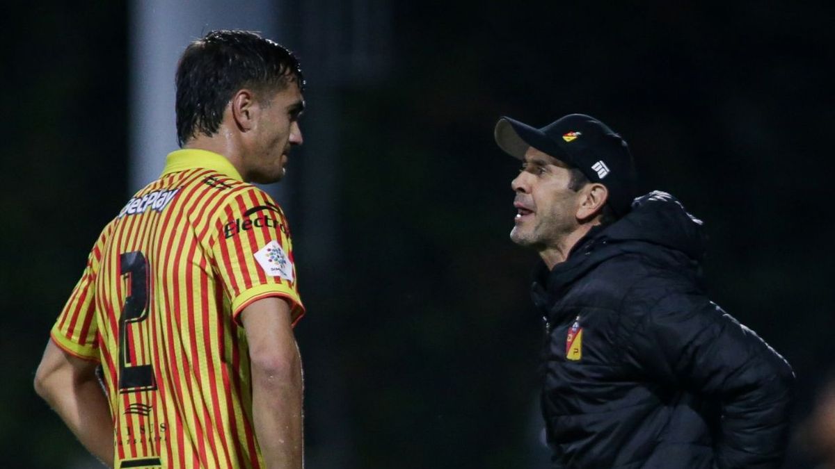 Deportivo Pereira ya tendría nuevo técnico tras la salida de Arturo Reyes