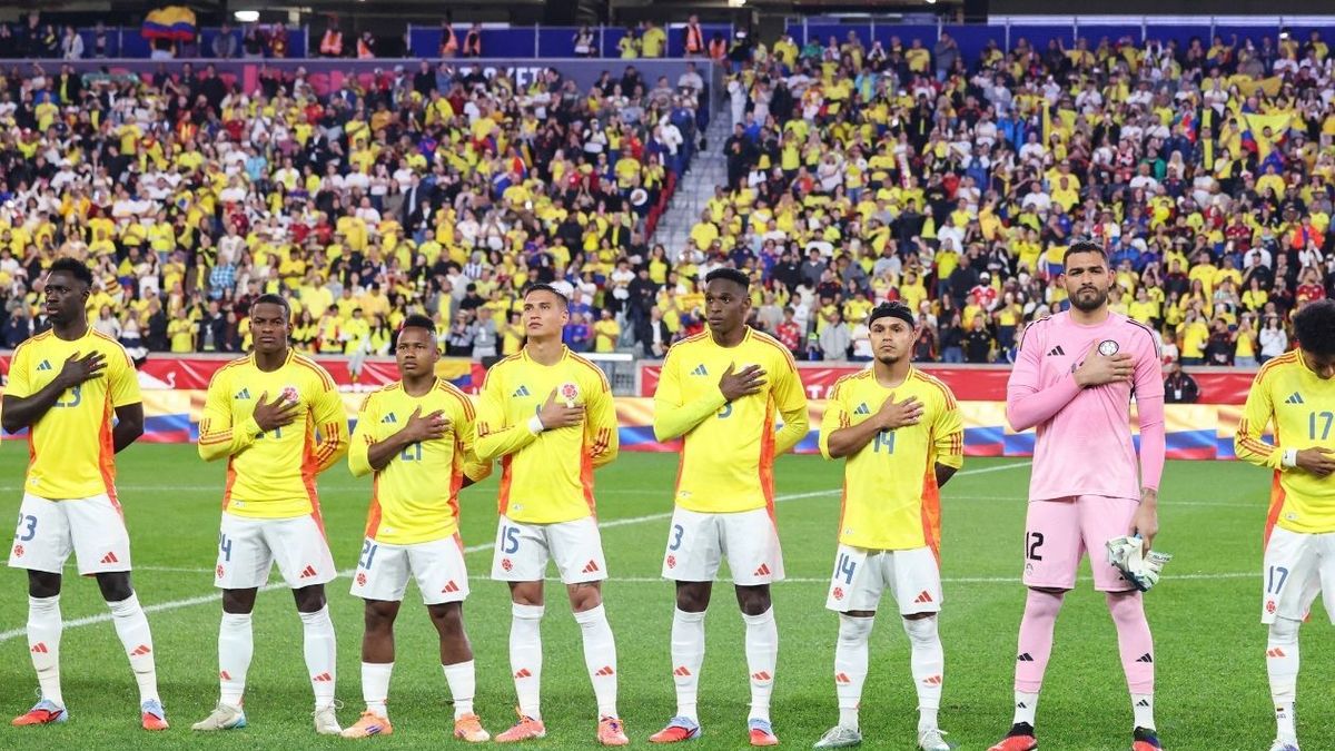 Titular de Selección Colombia contra Perú.