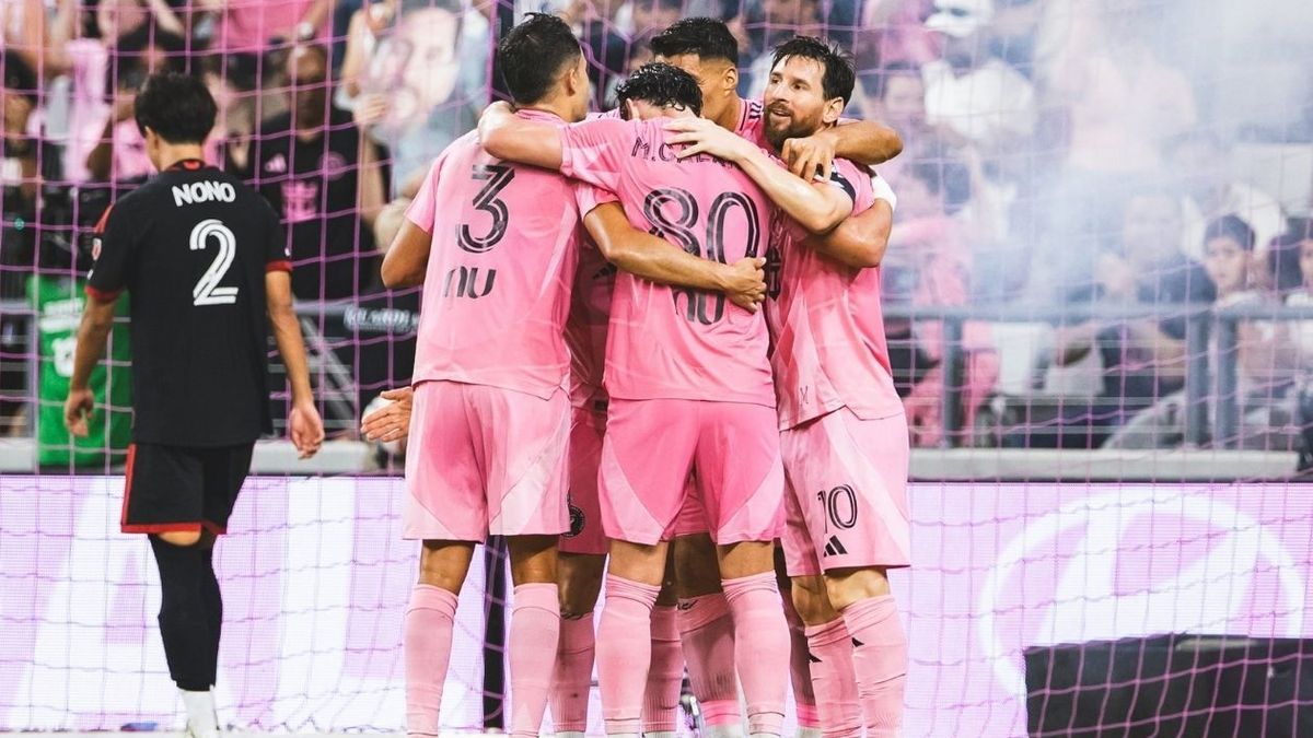 Lionel Messi reapareció con un doblete que dio de qué hablar.