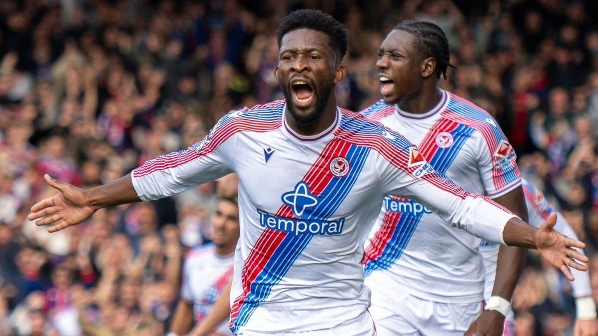 Jefferson Lerma presume su récord en Inglaterra y deja atrás a una leyenda colombiana.