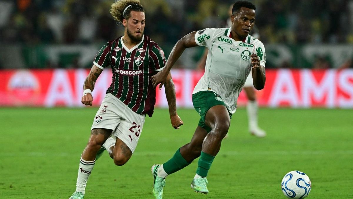 Jhon Arias afirma que los hinchas de Fluminense tienen amnesia por chiflarlo en el Maracaná