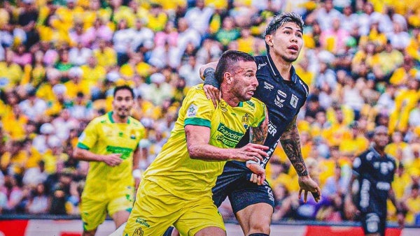 Bucaramanga, con diez jugadores no pasó del empate vs América