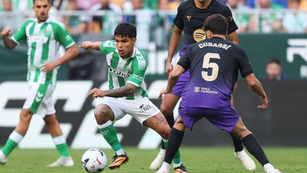 ¡Dura noticia para Colombia! Cucho Hernández se pierde el duelo de Champions del Betis