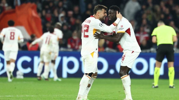 Dávinson Sánchez se gana los aplausos en Turquía: