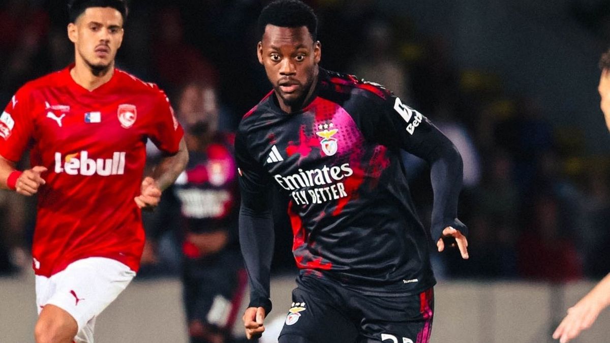 DT del Benfica salió en defensa de Jhon Durán.