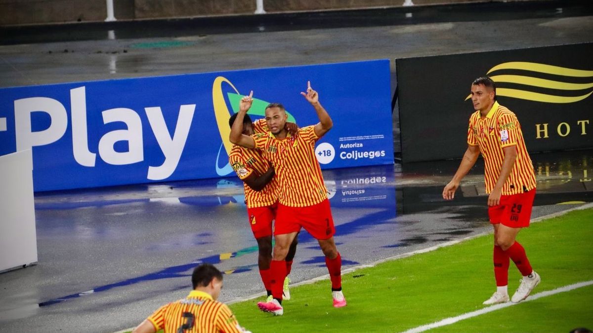 Pereira venció a Jaguares y complicó su lucha por la permanencia.
