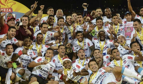 Junior de Barranquilla se coronó campeón de la Liga Águila 2018-II tras superar al Medellín con un marcador global de 5-4.