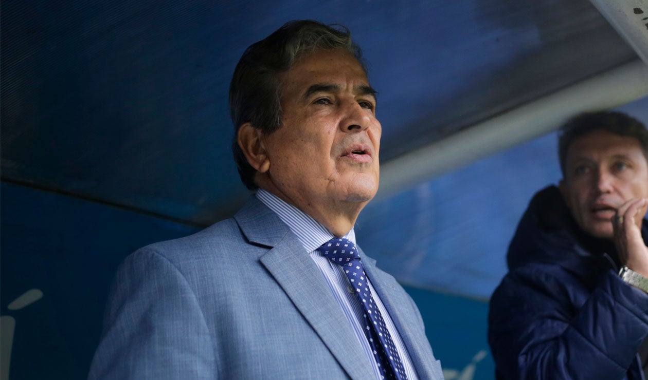 Jorge Luis Pinto en la previa del partido de Millonarios ante Atlético Nacional.