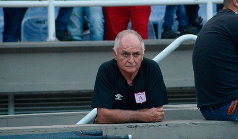 Fernando Castro, dejó de ser el técnico del América de Cali.
