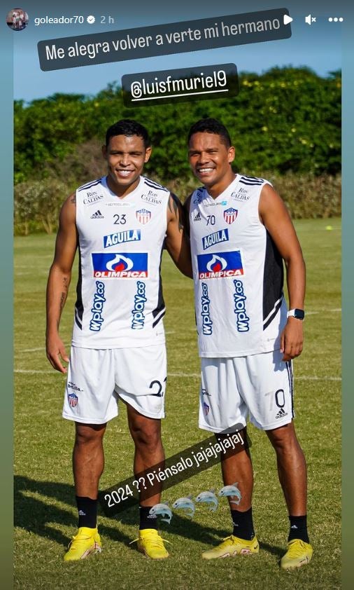 Bacca y Muriel con la indumentaria del Junior