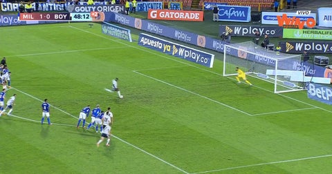 Atajada de Álvaro Montero en el partido Millonarios vs Chicó