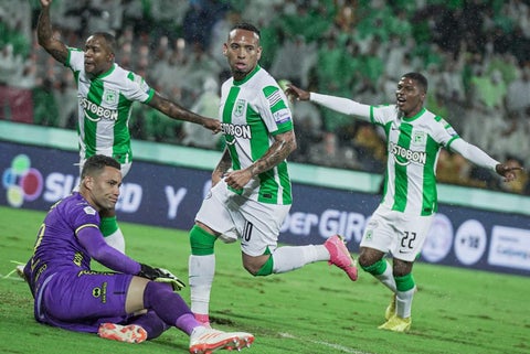 Nacional celebrando el gol de Jarlan Barrera ante Alianza Petrolera