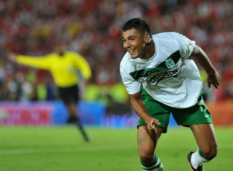 Jefferson Duque siendo el verdugo de Santa Fe en la final de 2013