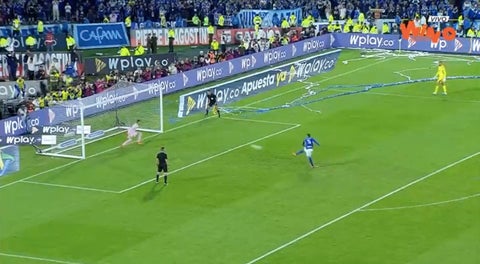 Larry Vásquez en el último cobro de Millonarios para el título de la Liga Betplay