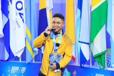 Jairo García sumó oro en el levantamiento de pesas de los Centroamericanos