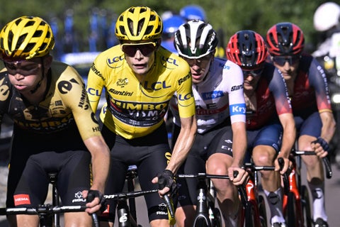 Jonas Vingegaard junto a Pogacar en una etapa del Tour de Francia