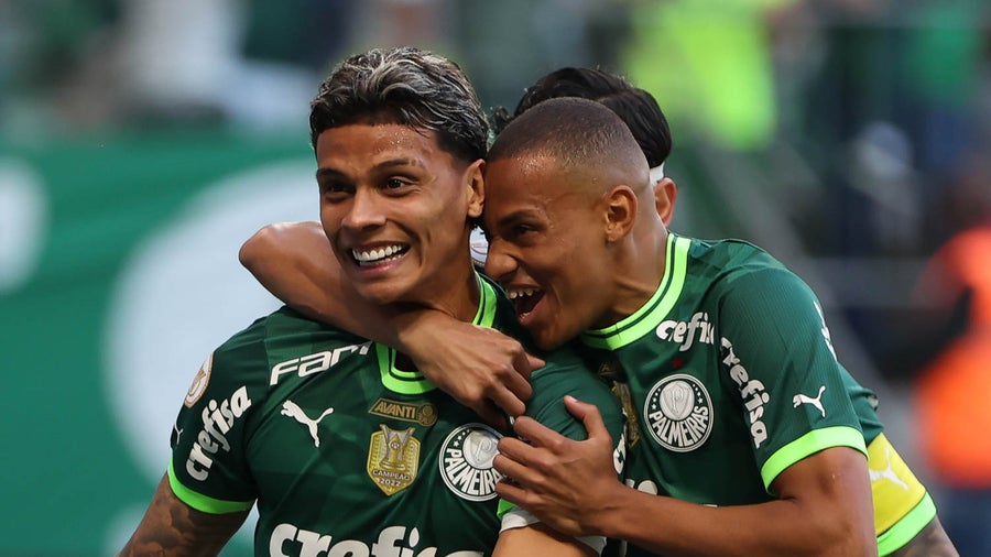 Colombiano marcó y fue figura con Palmeiras en el Brasilerao