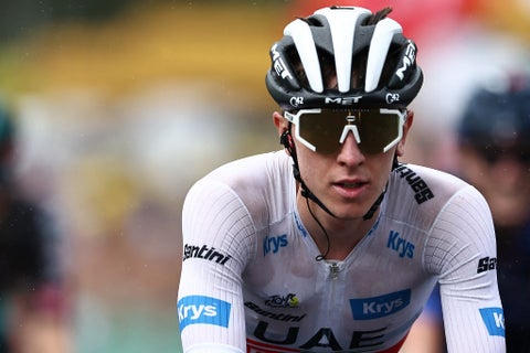 Tadej Pogacar con el UAE