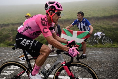 Rigoberto Urán en una etapa del Tour de Francia 2023