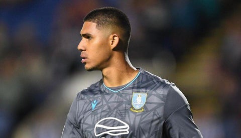 Devis Vásquez debutó a lo grande en Sheffield