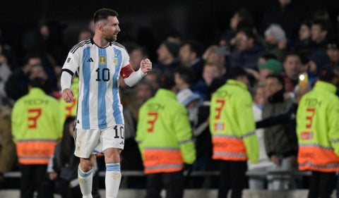 Messi salvó a Argentina ante Ecuador en el arranque de Eliminatorias
