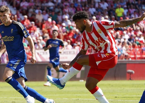 Luis Suárez en el partido Almería vs Granada