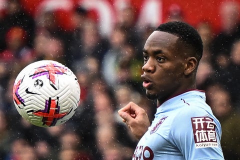 John Durán reapareció con el Aston Villa en la Premier League