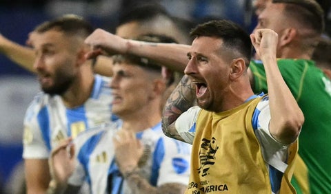 Lionel Messi celebrando