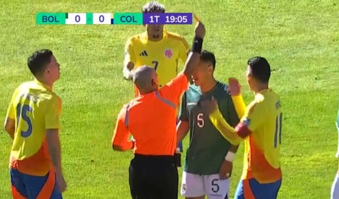 Héctor Cuéllar expulsado en Bolivia vs Colombia