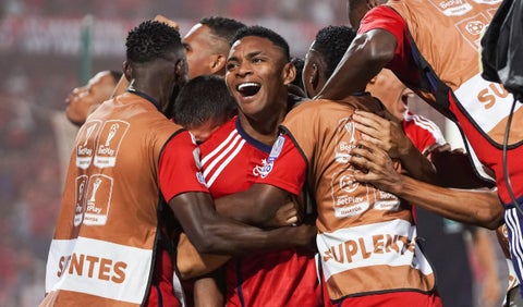 Futbolistas de Medellín en partido por Liga BetPlay