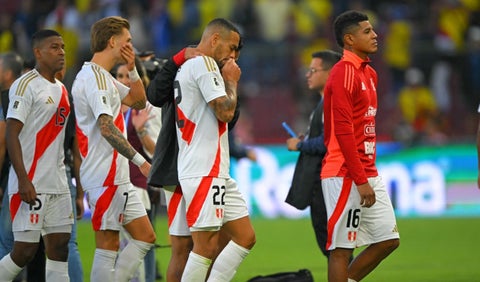Futbolistas de Perú en partido de Eliminatorias al Mundial 2026