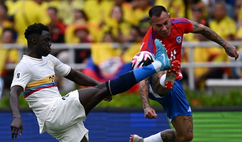 Gol de Davinson Sánchez en Colombia vs Chile