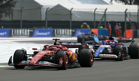 Monoplaza Ferrari y RB