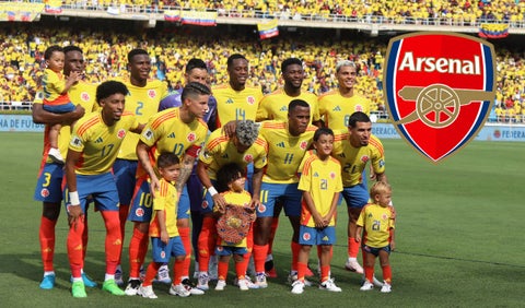 Jugadores de Selección Colombia y escudo de Arsenal