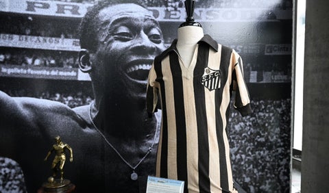 Santos ascendió y traerá de regreso la camiseta de Pelé