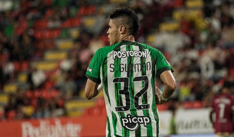 Sebastián Guzmán con Nacional