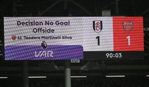 El VAR perjudicó la victoria de Arsenal sobre el Fullham