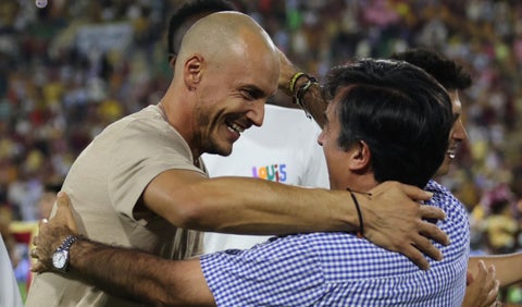 David González celebrando