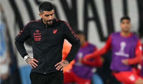 Paranaense le dijo adiós a Luis González