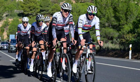 UAE Team Emirates - uniforme temporada 2025