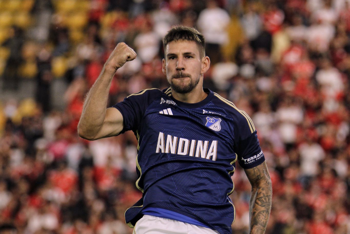 Millonarios enfrenta a América en partido amistoso de la pretemporada Serie Colombia 2025 en el estadio Nemesio Camacho El Campin. Camila Díaz - RCN Radio