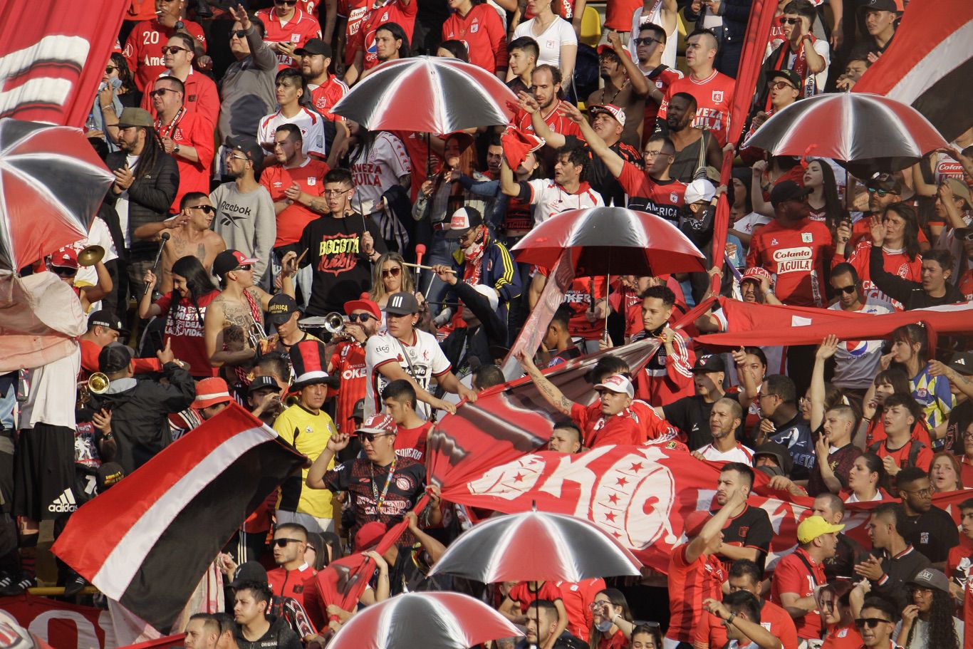 Millonarios enfrenta a América en partido amistoso de la pretemporada Serie Colombia 2025 en el estadio Nemesio Camacho El Campin. Camila Díaz - RCN Radio