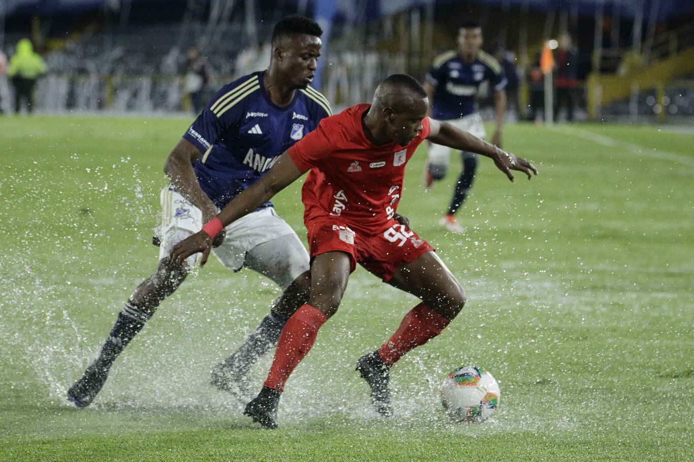 Millonarios enfrenta a América en partido amistoso de la pretemporada Serie Colombia 2025 en el estadio Nemesio Camacho El Campin. Camila Díaz - RCN Radio