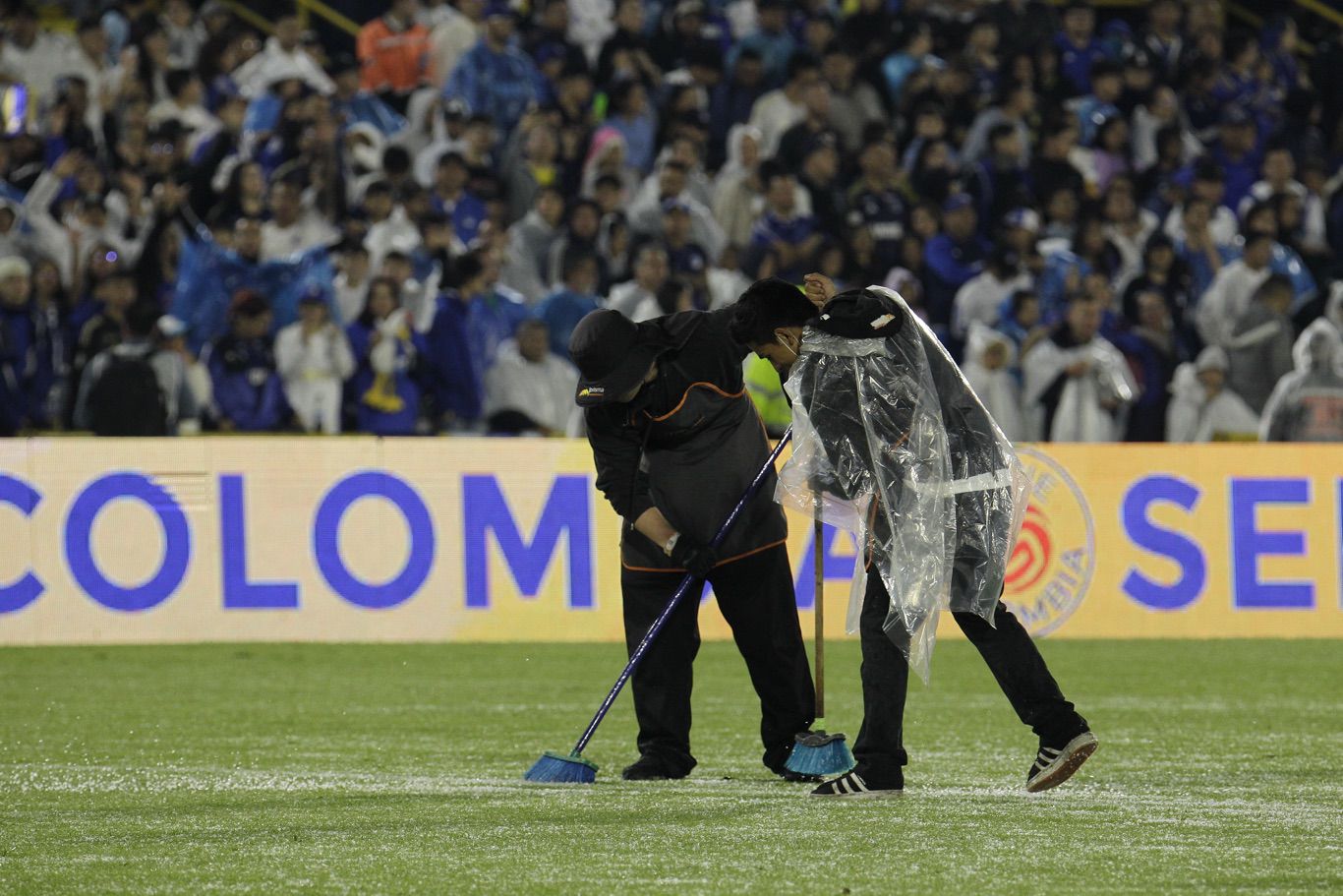 Millonarios enfrenta a América en partido amistoso de la pretemporada Serie Colombia 2025 en el estadio Nemesio Camacho El Campin. Camila Díaz - RCN Radio