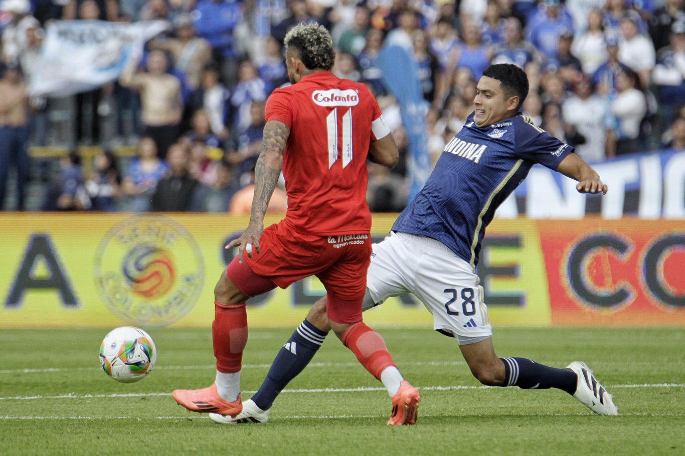 Millonarios enfrenta a América en partido amistoso de la pretemporada Serie Colombia 2025 en el estadio Nemesio Camacho El Campin. Camila Díaz - RCN Radio